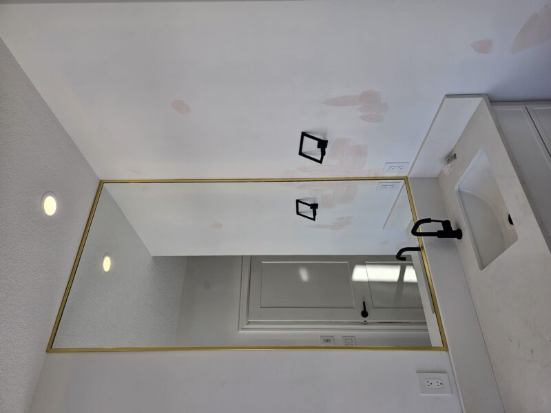 Mirrors (32)